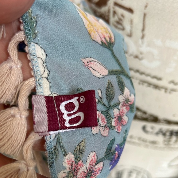 5/$25 Wild Flower light blue summer shawl with pink tassel fringe OS by g - Picture 5 of 6